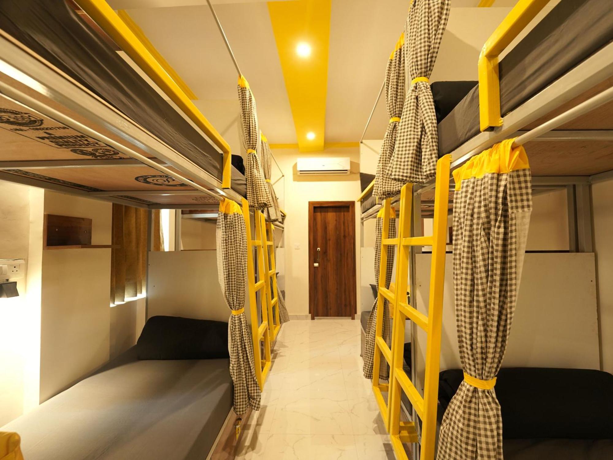 The Hosteller Rishikesh, Upper Tapovan Bagian luar foto